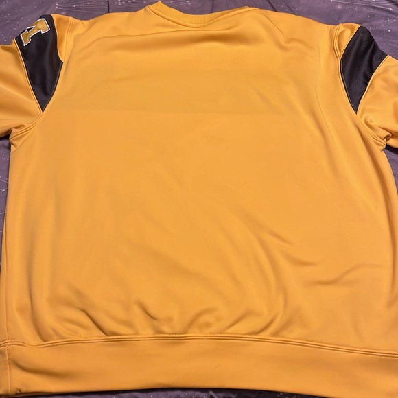 Colosseum Michigan sweatshirt - Picture 7 of 7